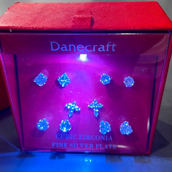 danecraft Jewelry - 5 pairs of earrings NEW WITH BOX ❤️